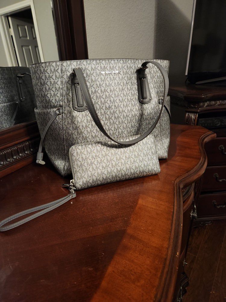 Michael Kors Purse and Wallet 