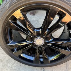 18 Mercedes Rim and Tire 
