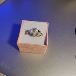 Diamond & Pearls!!! Lady's Ring Size 6/ 7