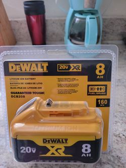 Dewalt 20v max 8amp ,new