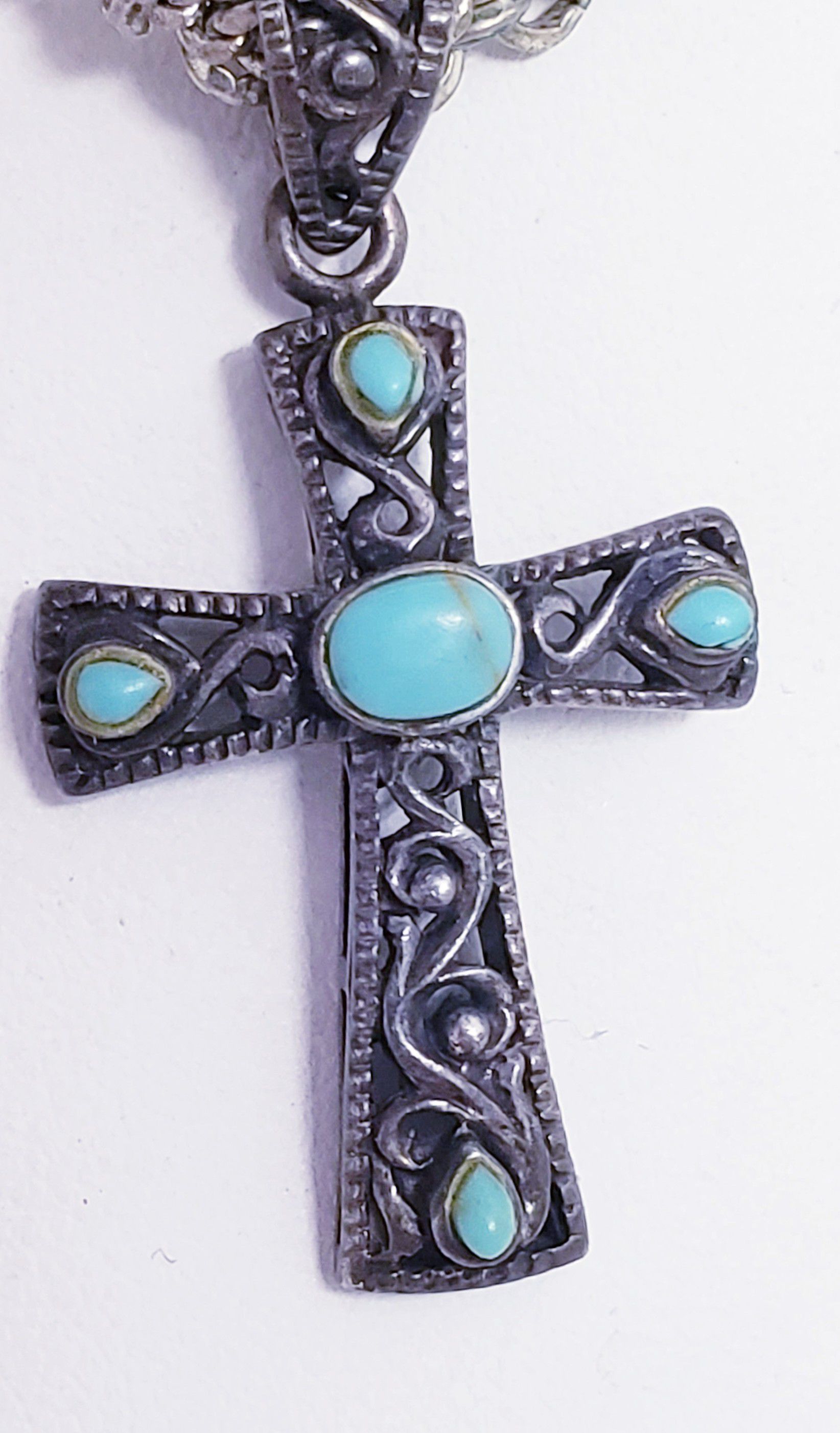 VINTAGE STERLING SILVER TURQUOISE CROSS NECKLACE "NICE"
