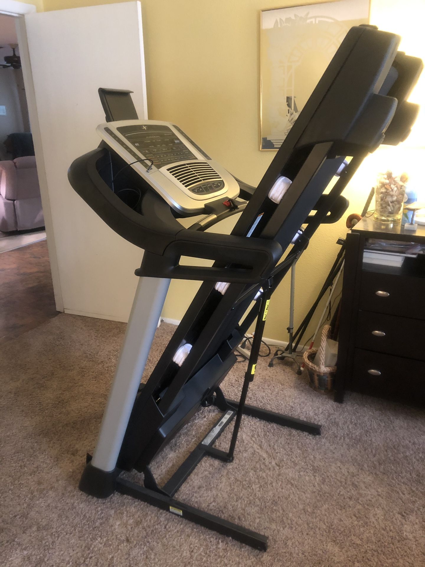 Norditrack C700 Treadmill for Sale in Orlando, FL OfferUp