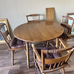 Maple Table With 4 Chairs With Leaf