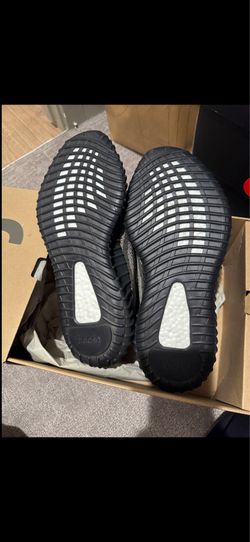 Yeezy 350 brand new never worn