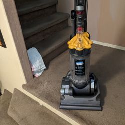 Dyson Vacuum DC 33 Excellent Condition Just Serviced