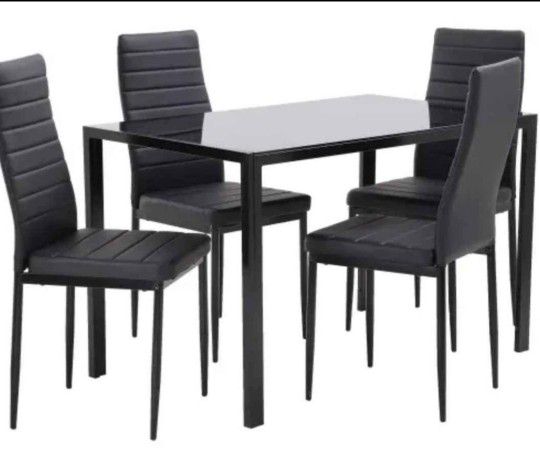 Set Of 4 Dining Room Chairs *New*