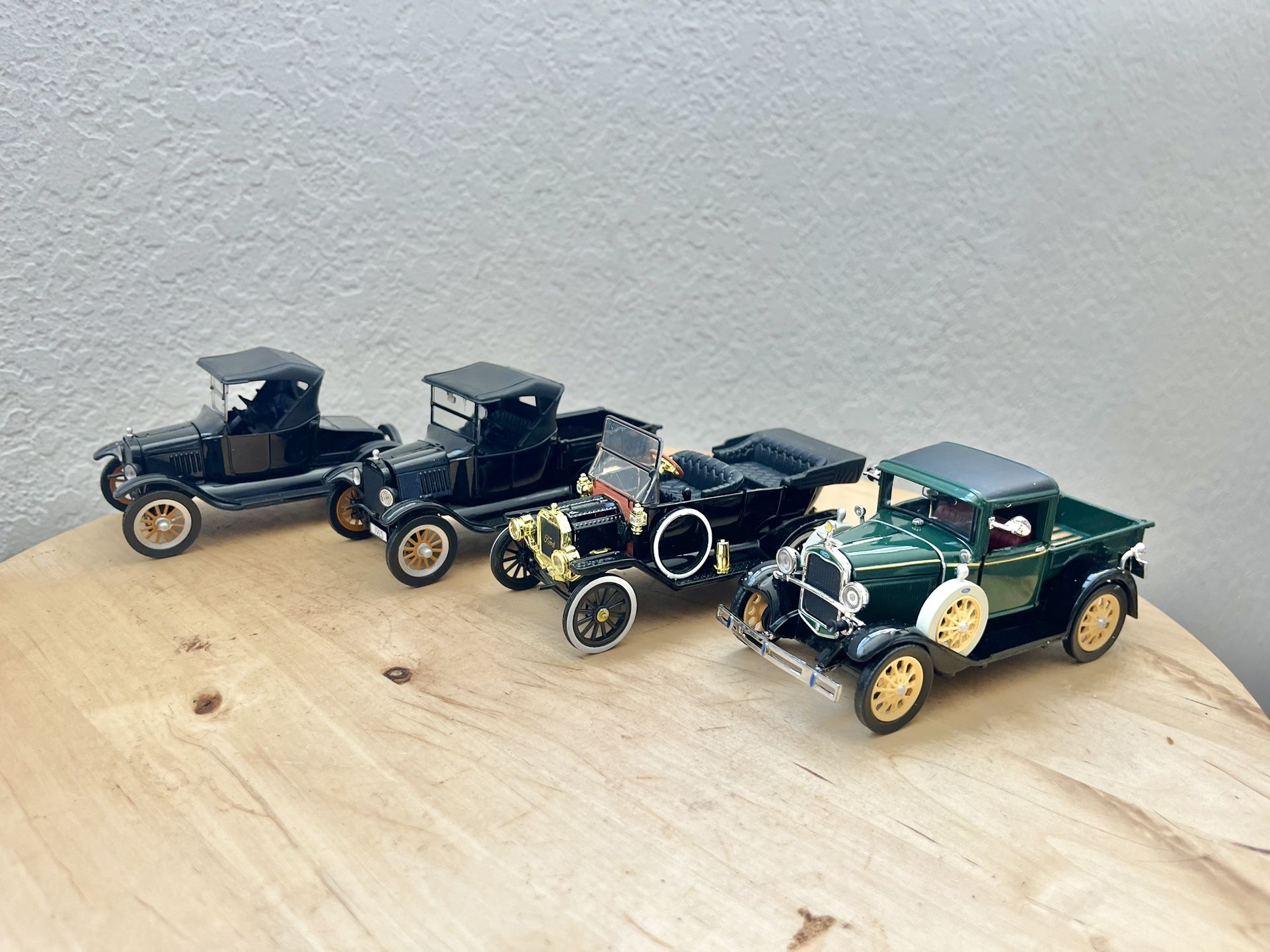 National Motor Museum Ford Model T Collection Diecast 1:32 Classic Cars *READ