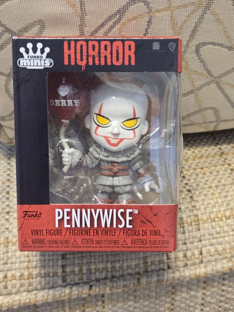 Horror IT Pennywise EXCLUSIVE Holding Red Balloon Mini Funko