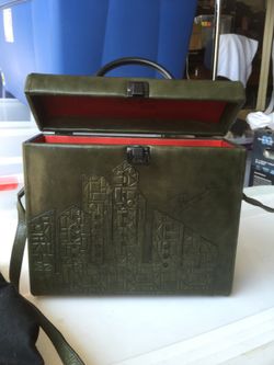 A Rowaguoli handbag Made in Italy
