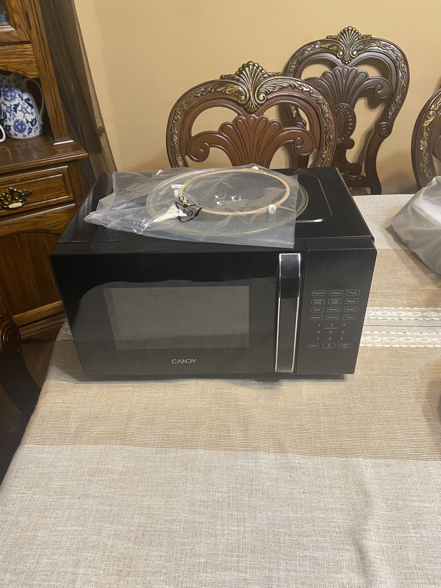 Apartment size microwave