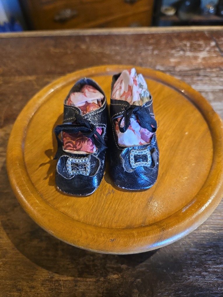 Antique Doll black tie buckle Shoes