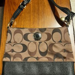 Coach - Large Crossbody Style