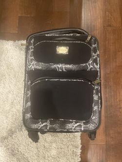 Adrienne Vittadini Carry On Luggage 