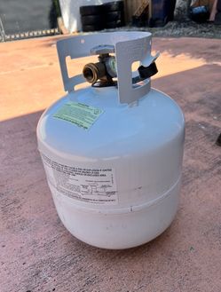 Empty propane tank propano