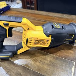 Dewalt saw Saw 