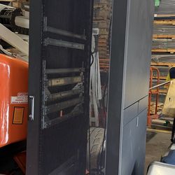 Tripp Lite series 48U SmartRack