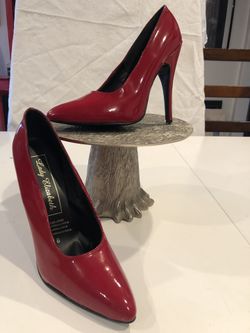 Brand new lady Elizabeth high heels. Size 8