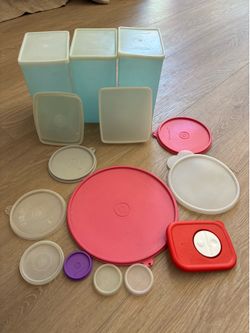 Miscellaneous Tupperware pieces