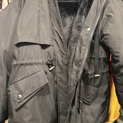 NEW women’s winter coat (Small)