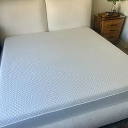 Okioki Foam Mattress King Sz, Like New 