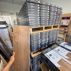Stainmaster Olympia Oak XL Waterproof Vinyl Plank Flooring