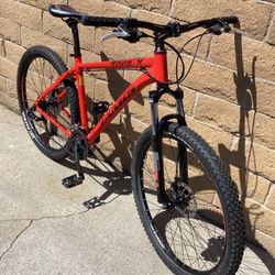 JAMIS TRAIL X SPORT MOUNTAIN BIKE W /  MECHANICAL DISC BRAKES 