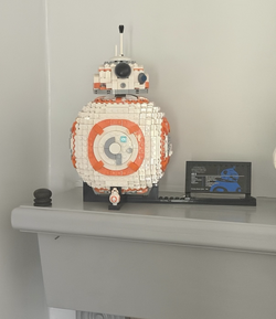 Legos . Star Wars orange and white