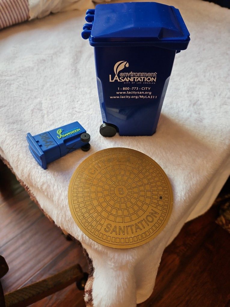 City Of LA Collectables, A Garbage Can, GC Thumb Drive & A City Coaster