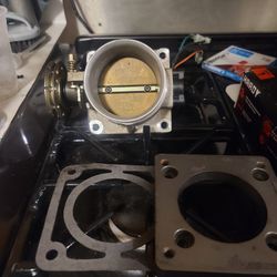 Edelbrock 3811 Throttle Body 70mm