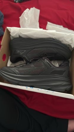 $90 BRAND NEW !!! HOKA 8.5men/10w