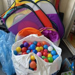 Ball Pit & Play Tent With Tunnels