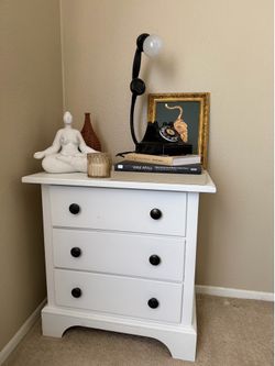 2 Nightstands
