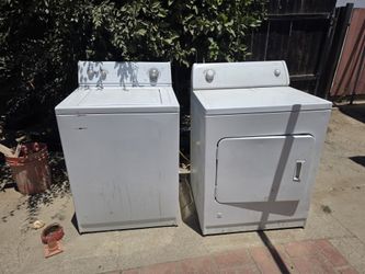 Washer & Dryer/ Lavadora y secadora