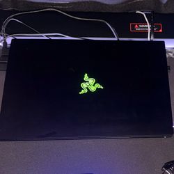 Razer Blade 16 Model No.: RZ09-0483 19-13950HX / mini-LED Dual Refresh Display 32GB RAM / 2TB SSD / RTX 4090 laptop GPU
