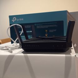 tp-link Archer C4000 Tri-band WiFi Router