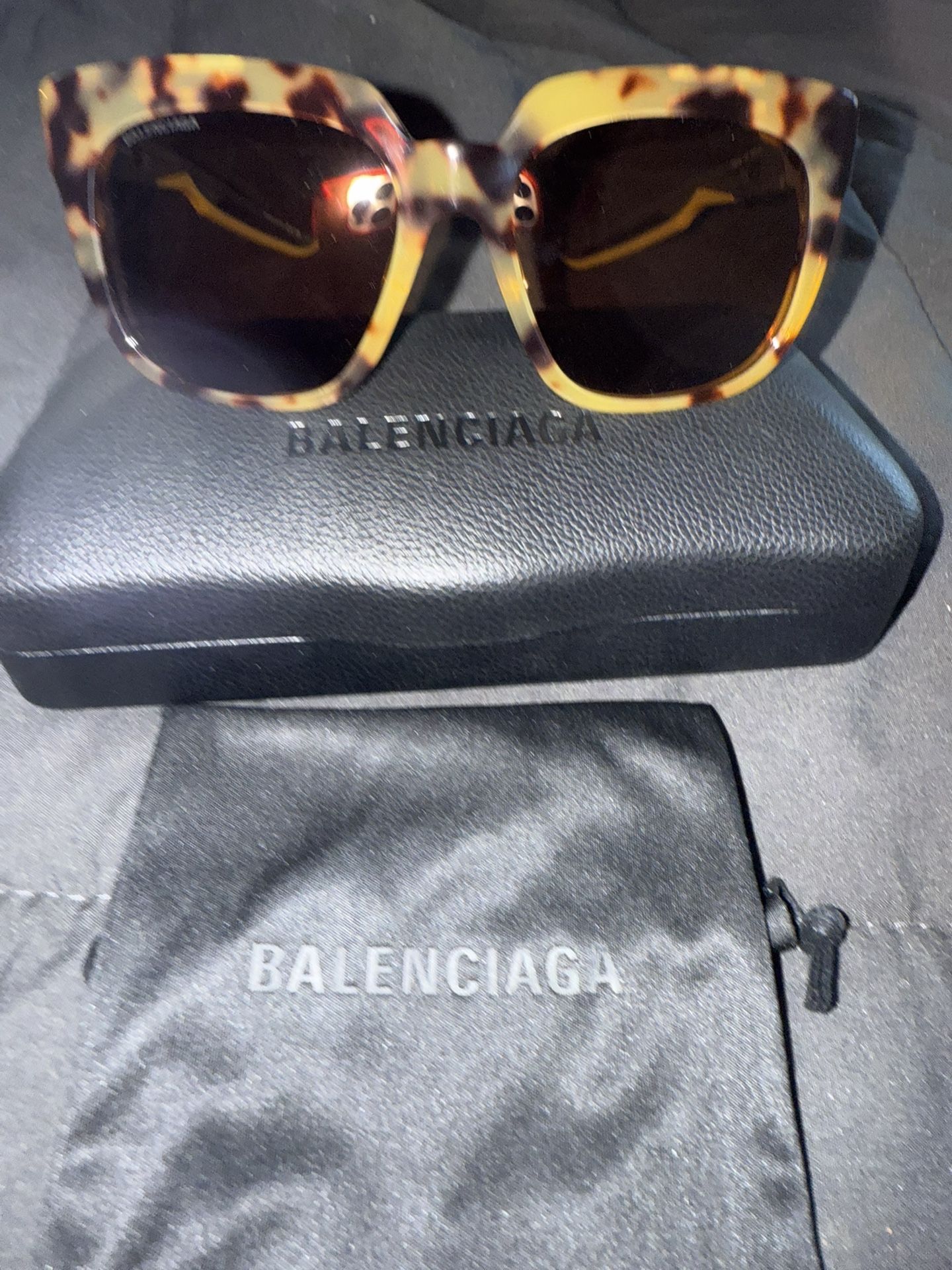 Authentic Balenciaga Gradient Sunglasses 🕶️ Comes With Authenticity Card