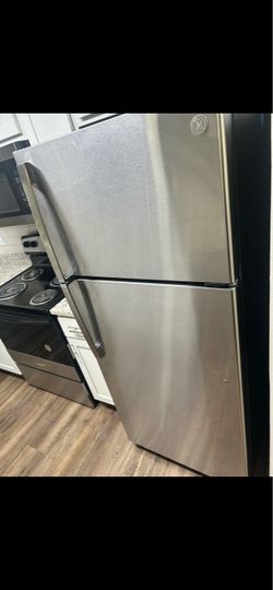 G.E refrigerator