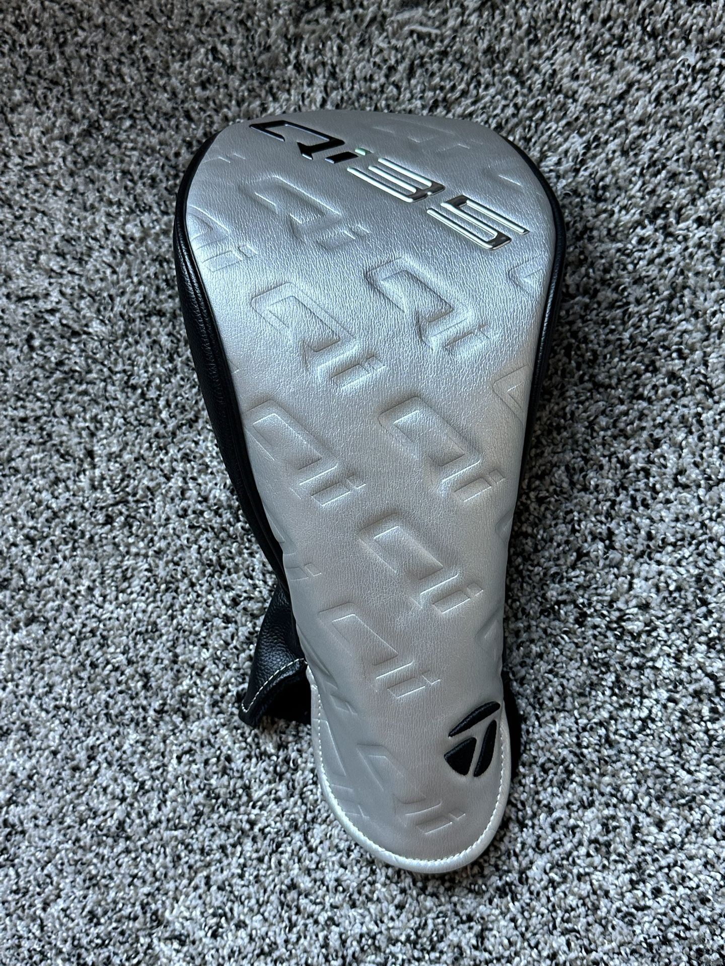 Taylormade QI35 Driver Headcover 
