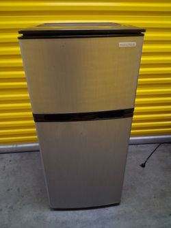 Mini dual fridge