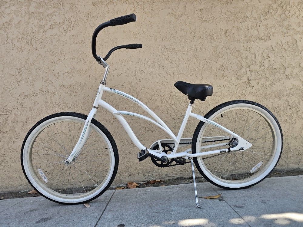 Electra 26 Inch Beach Cruiser Bike $140 Electra 26 Inch Beach Cruiser Bike $140