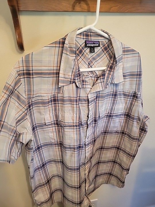 Patagonia Organic Cotton Short Sleeve Button Down Shirt Men’s Size Large XL Plaid