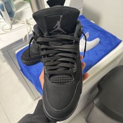 Black Cat Jordan 4 Size 9