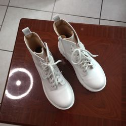 Boots for women size 6