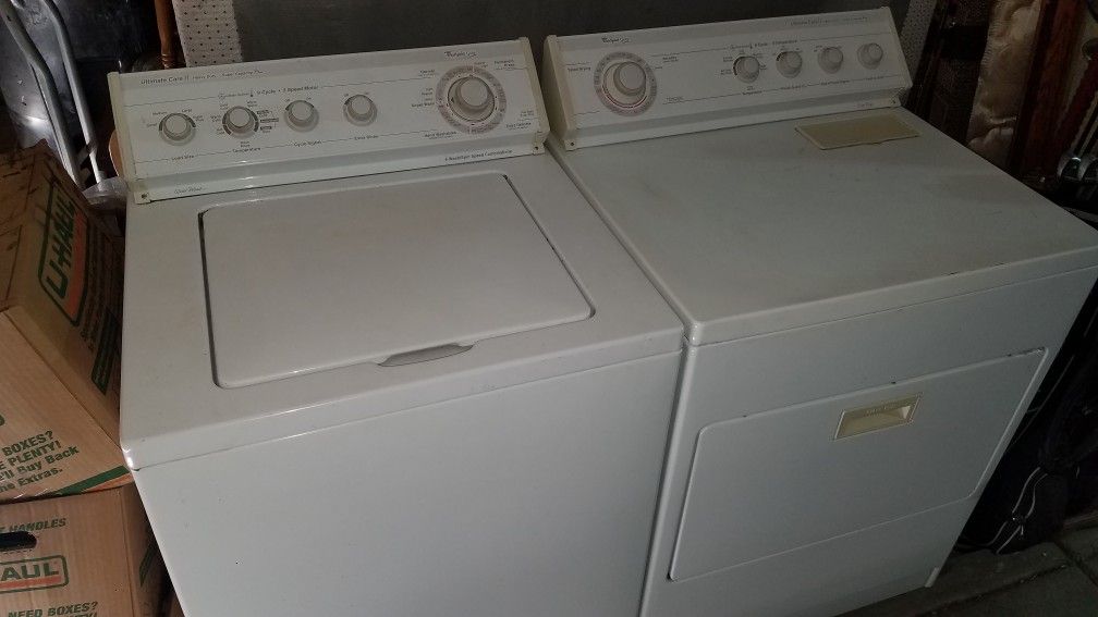 Whirlpool High Capacity Washer With Gas Dryer 