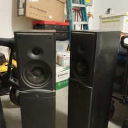 Infinity Brand Monitors/speakers With Subwoofer