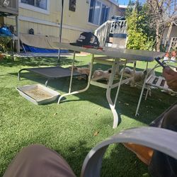 vendo mesa con 6 sillas en buenas condiciones 