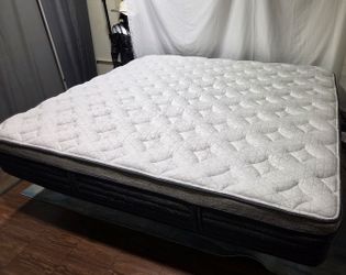 Helix Luxe Dawn, King mattress, Like New Condition