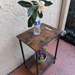 Nice Table Stand