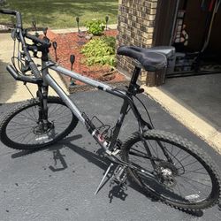 2006 Trek 4900   24” Frame