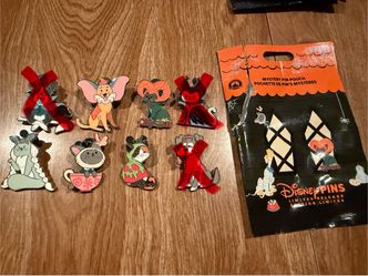 Disney Pins Limited Release Halloween Cats and Dogs